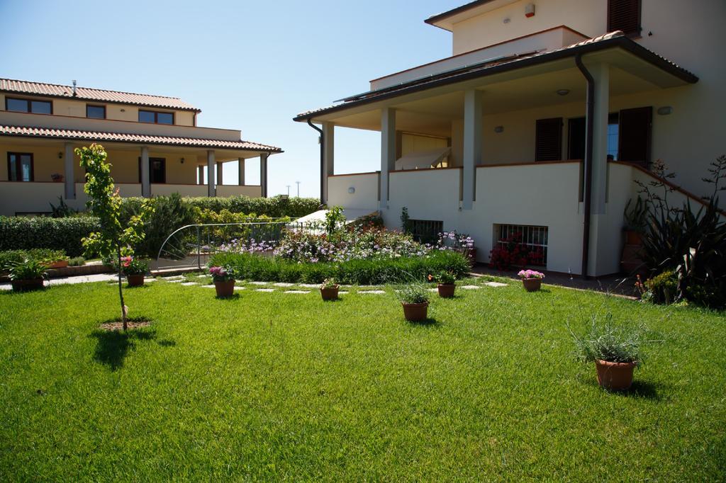 I Papaveri Apartments San Vincenzo Kültér fotó